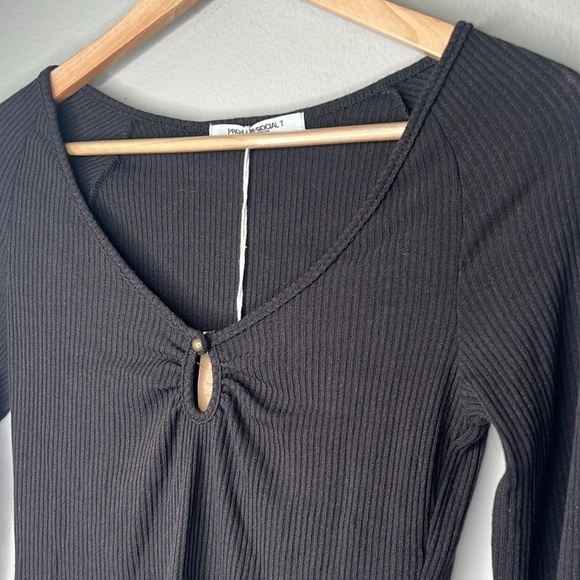 Project Social T Iris Peekaboo Longsleeve Top in Black NWT! - Picture 2 of 6